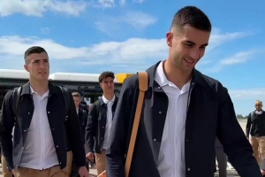 炸金花-即将客战国米！巴萨众将启程前往米兰城